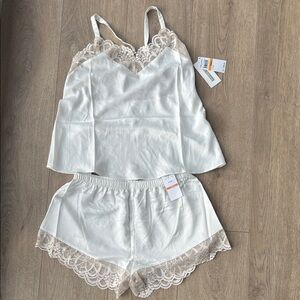 NWT Flora Nikrooz Gabby Cami Short Set